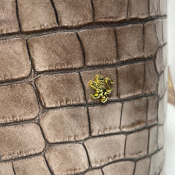 Pratesi Firenze Round Cinch Leather Bucket Bag - Picture 12 of 16